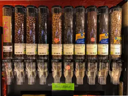 368-amande-amandes-effiles-cereale-chocolat-noix-cajou-mueli-aux-fruits-tournesol-lentilles-pois.webp