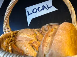368-pains-local-bio-artisanal-lille-frais-kamu-petit-epeautre-epeautre-complet-campagne-couronne.webp