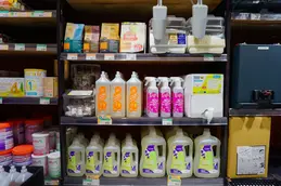 368-vrac-cree-ses-propre-produits-d-entretien-vinaigre-bicarbonade-de-soude-percarbonate-liquide.webp
